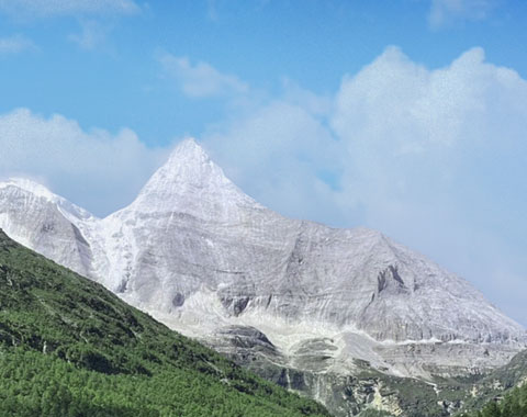 5-Day Daocheng Yading Odyssey: Conquer Snow Peaks, Traverse Alpine Lakes & Witness Golden Sunrises Across Western Sichuan's Wilderness