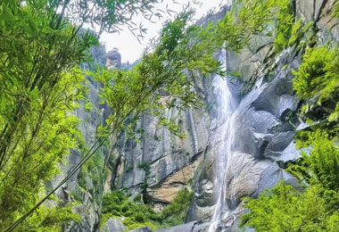 Discover the ethereal beauty of Jiuzhaigou Valley