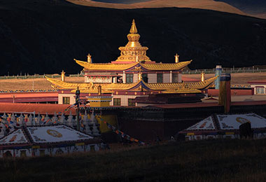 Join our 5-day spiritual journey through Lhasa.